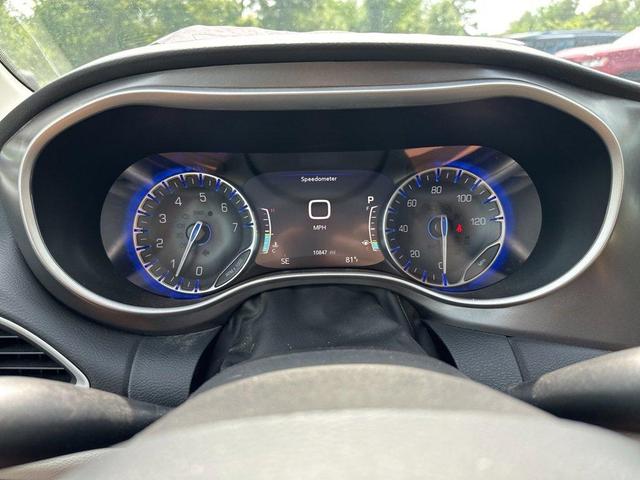 Photo of 2024 Diamond Black Chrysler Pacifica