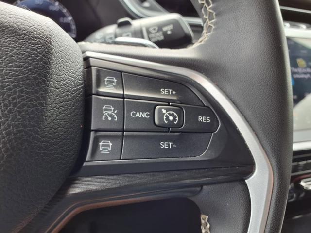 Photo of 2023 Bright White Clearcoat Jeep Grand Cherokee