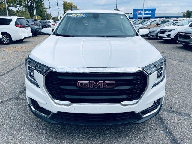 Photo of 2022 Summit White GMC Terrain