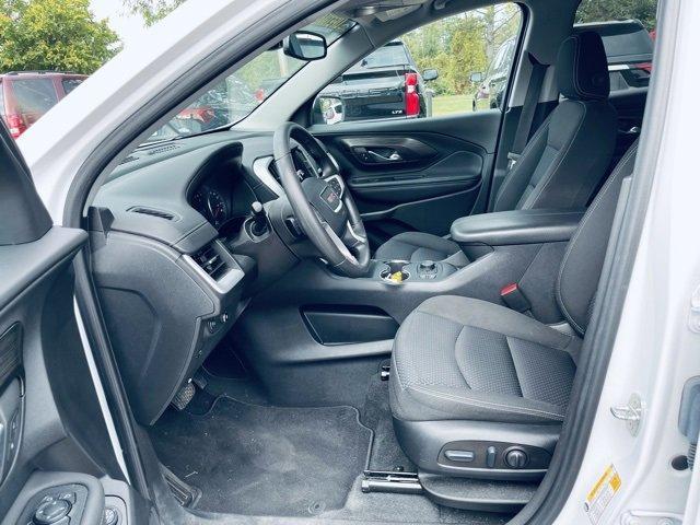 Photo of 2022 Summit White GMC Terrain