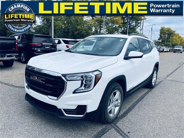 Photo of 2022 Summit White GMC Terrain
