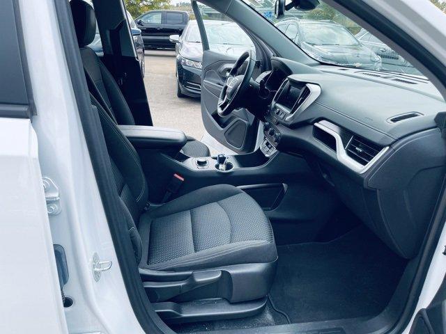 Photo of 2022 Summit White GMC Terrain