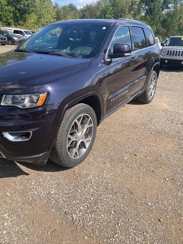 Photo of 2018 Sangria Metallic Jeep Grand Cherokee