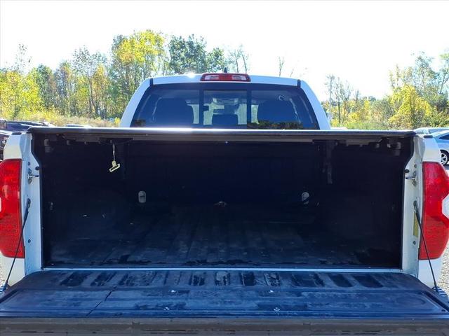 Photo of 2021 Super White Toyota Tundra