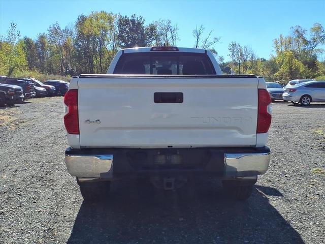 Photo of 2021 Super White Toyota Tundra