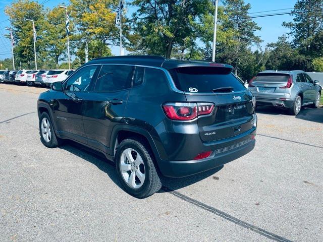 Photo of 2018 Granite Crystal Clearcoat Metallic Jeep Compass
