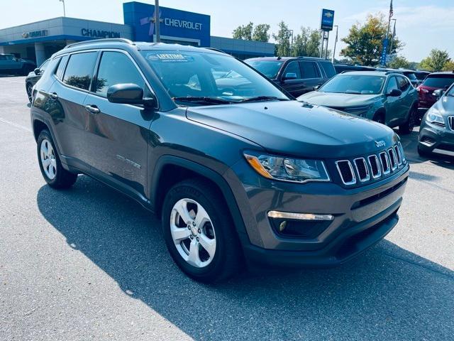 Photo of 2018 Granite Crystal Clearcoat Metallic Jeep Compass