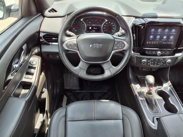 Photo of 2023 Summit White Chevrolet Traverse