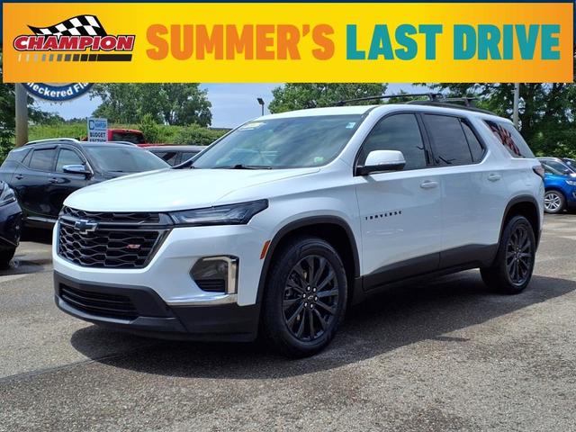 Photo of 2023 Summit White Chevrolet Traverse