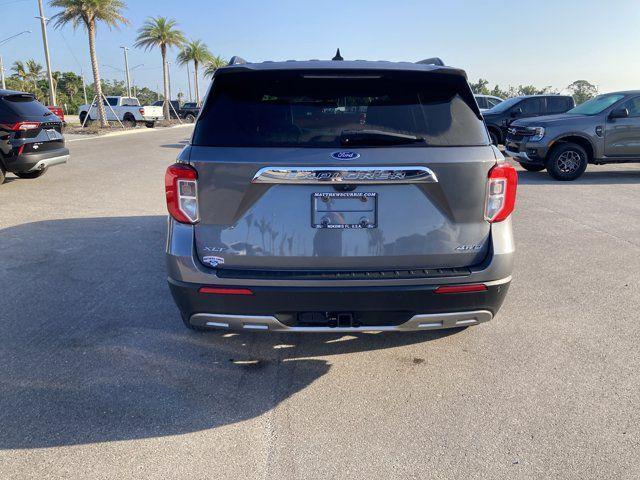 Photo of 2022 Carbonized Gray Metallic Ford Explorer