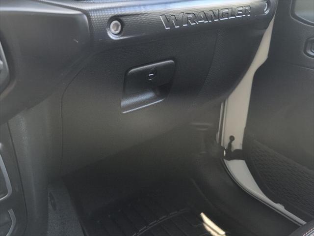 Photo of 2023 Bright White Clearcoat Jeep Wrangler