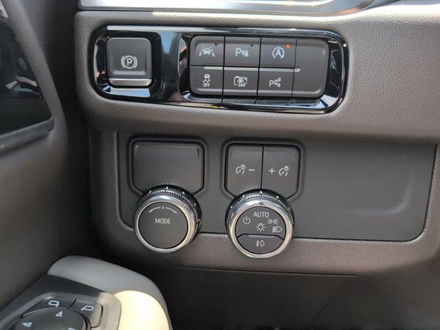 Photo of 2025 Downpour Metallic GMC Yukon XL