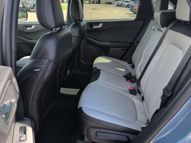 Photo of 2025 Vapor Blue Metallic Ford Escape