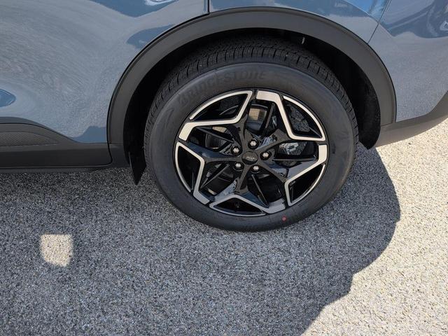 Photo of 2025 Vapor Blue Metallic Ford Escape