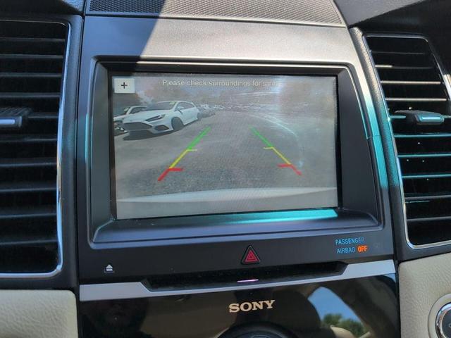 Photo of 2018 White Platinum Metallic Tri-Coat Ford Taurus