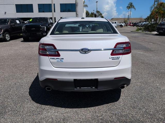Photo of 2018 White Platinum Metallic Tri-Coat Ford Taurus