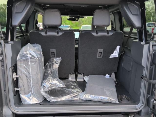 Photo of 2025 Shadow Black Ford Bronco