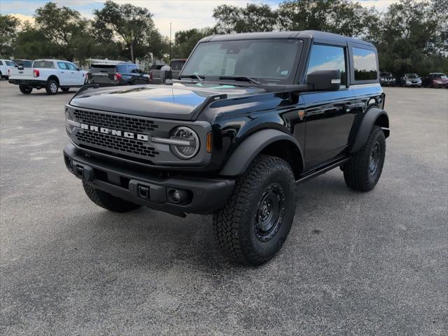 Photo of 2025 Shadow Black Ford Bronco