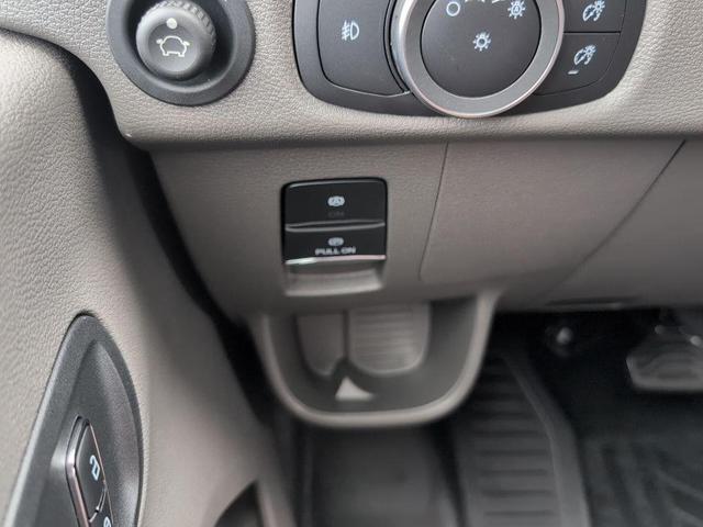 Photo of 2025 Oxford White Ford Transit-250