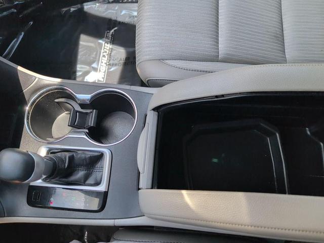 Photo of 2019 Gray Toyota Highlander