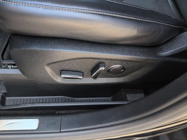Photo of 2018 Shadow Black Ford Edge