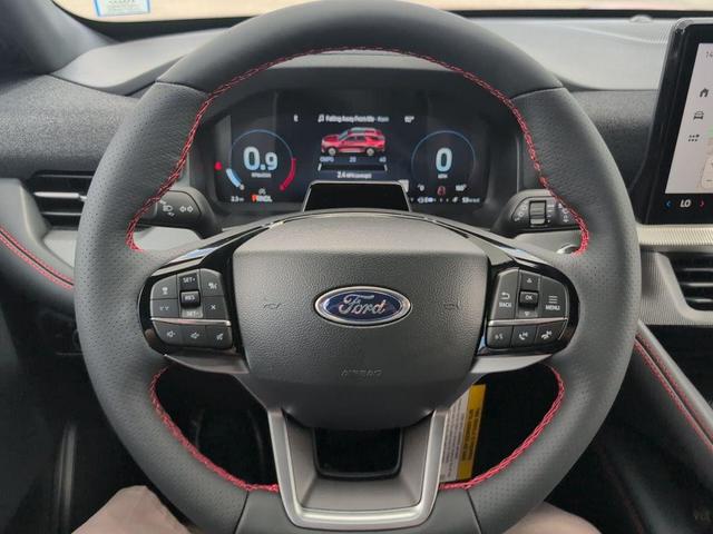 Photo of 2025 Rapid Red Metallic Tinted Clearcoat Ford Explorer