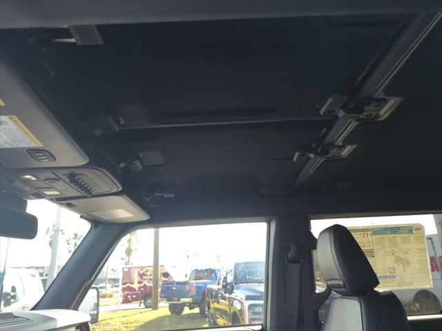 Photo of 2024 Velocity Blue Metallic Ford Bronco