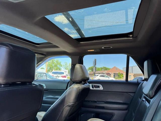 Photo of 2011 Kona Blue Metallic Ford Explorer