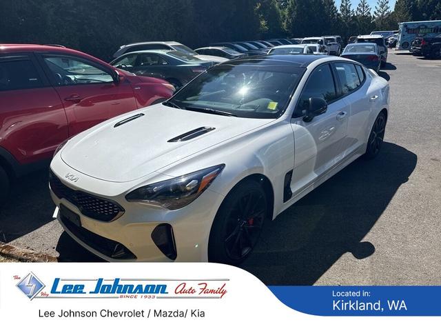 Photo of 2022 Snow White Pearl Kia Stinger