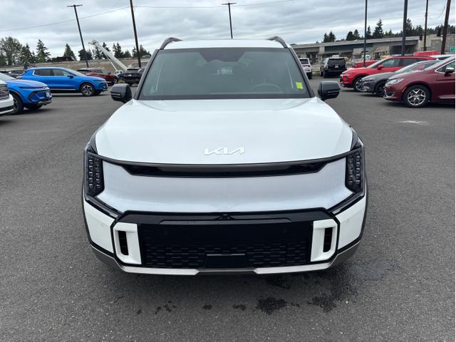 Photo of 2024 Snow White Pearl Kia EV9