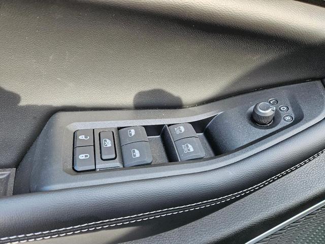 Photo of 2024 Diamond Black Jeep Grand Cherokee L