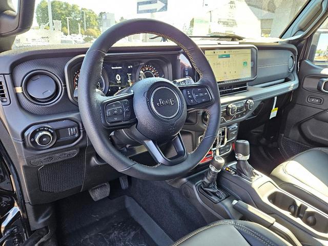 Photo of 2025 Black Clearcoat Jeep Wrangler