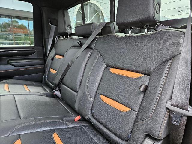 Photo of 2024 Onyx Black GMC Sierra 2500
