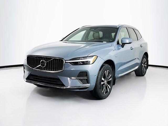 Photo of 2022 Pine Grey Metallic Volvo XC60 Recharge Plug-In Hybrid