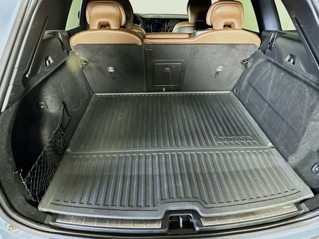 Photo of 2022 Pine Grey Metallic Volvo XC60 Recharge Plug-In Hybrid