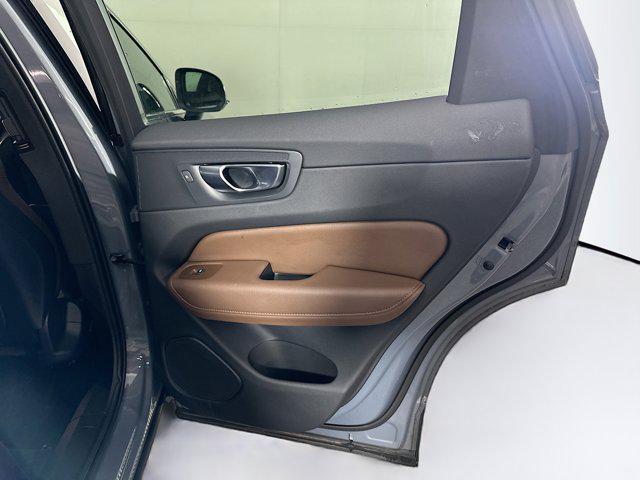 Photo of 2022 Pine Grey Metallic Volvo XC60 Recharge Plug-In Hybrid