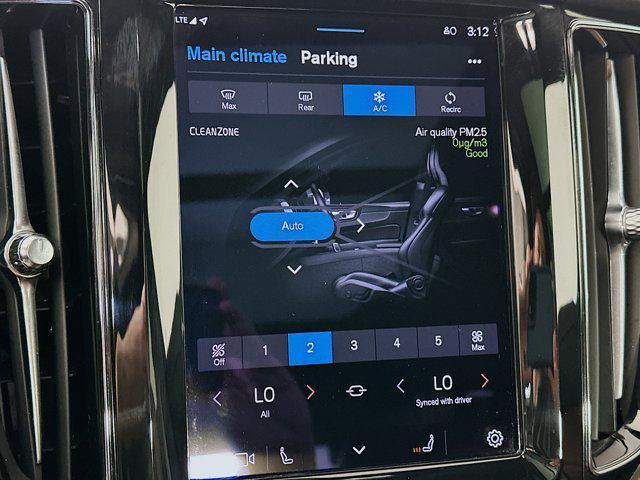 Photo of 2022 Pine Grey Metallic Volvo XC60 Recharge Plug-In Hybrid