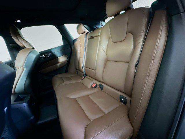 Photo of 2022 Pine Grey Metallic Volvo XC60 Recharge Plug-In Hybrid