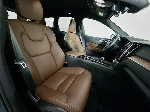 Photo of 2022 Pine Grey Metallic Volvo XC60 Recharge Plug-In Hybrid