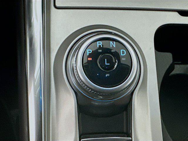 Photo of 2024 Iconic Silver Metallic Ford Explorer