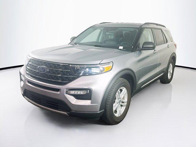 Photo of 2024 Iconic Silver Metallic Ford Explorer