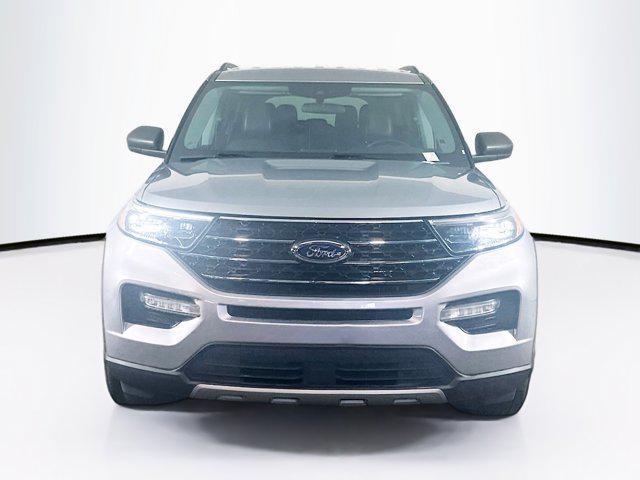 Photo of 2024 Iconic Silver Metallic Ford Explorer