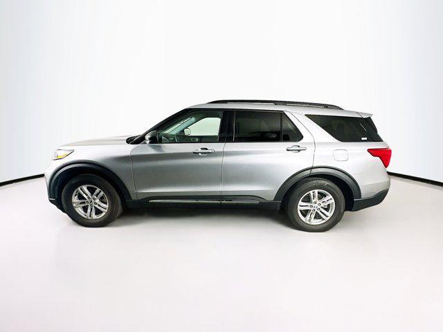 Photo of 2024 Iconic Silver Metallic Ford Explorer