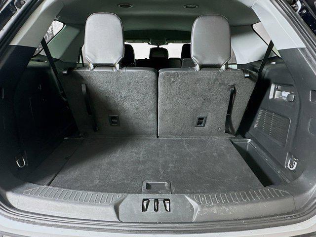 Photo of 2024 Iconic Silver Metallic Ford Explorer