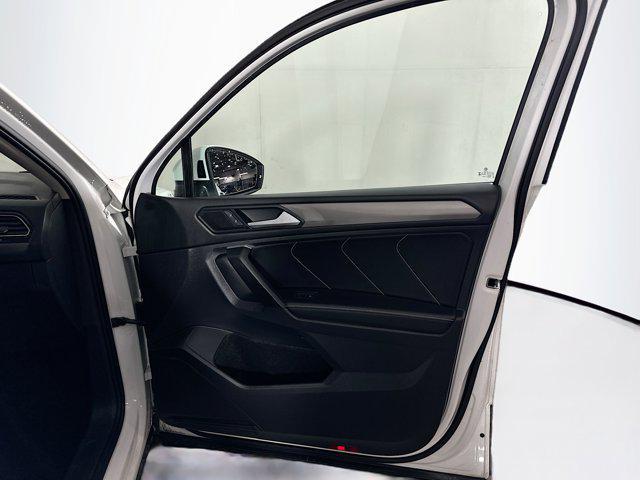 Photo of 2024 Pure White Volkswagen Tiguan