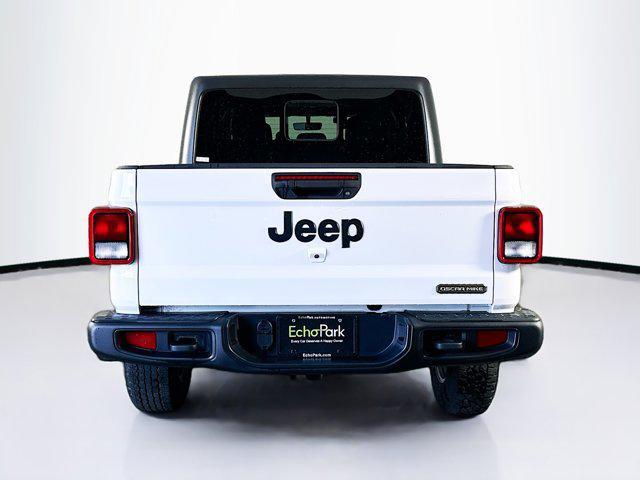Photo of 2021 Bright White Clearcoat Jeep Gladiator