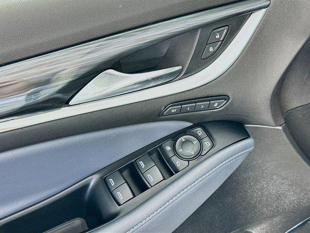 Photo of 2024 Summit White Buick Enclave