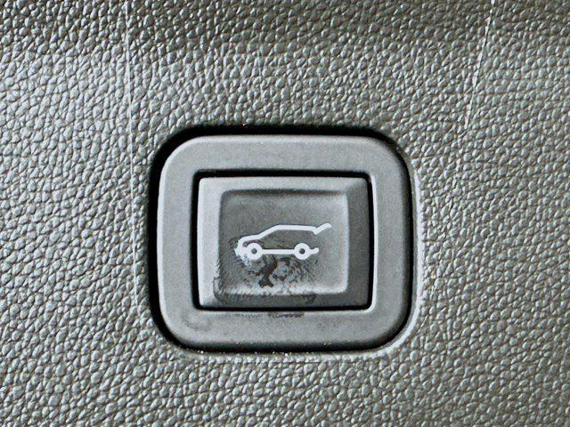 Photo of 2024 Summit White Buick Enclave