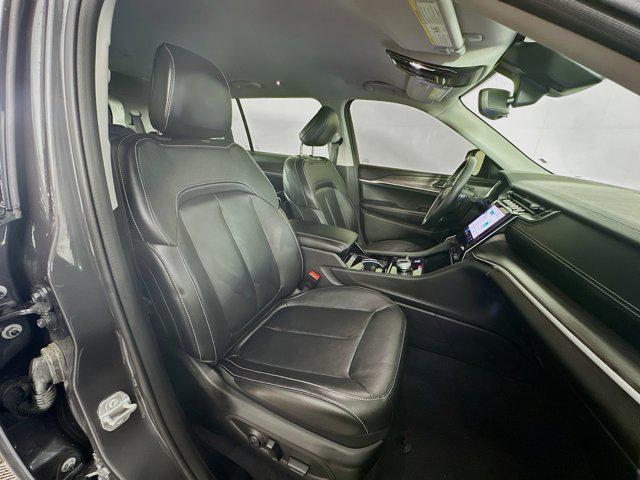 Photo of 2022 Baltic Gray Metallic Clearcoat Jeep Grand Cherokee L