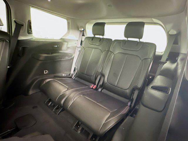 Photo of 2022 Baltic Gray Metallic Clearcoat Jeep Grand Cherokee L